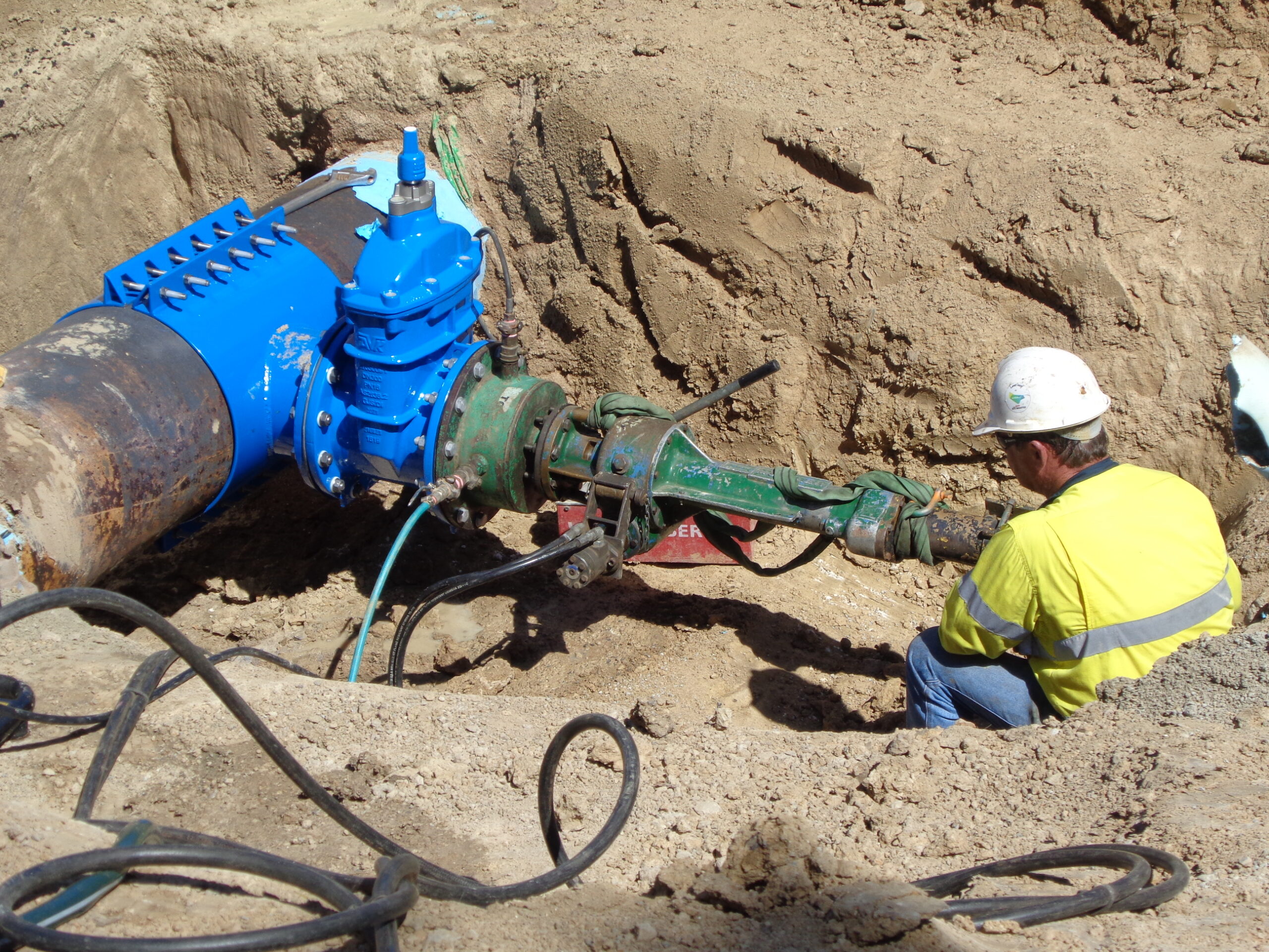 Townsville Duplication Water Main- 500-300DICL UPT using PN16 Smith Blair Clamp